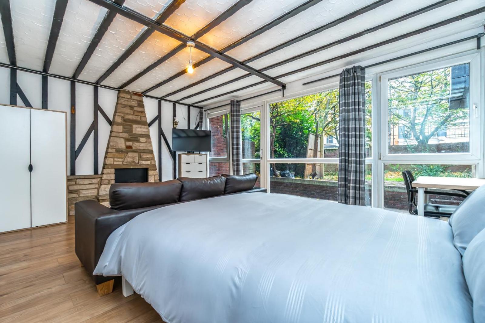 Cosy Guest House In Central Лондон Экстерьер фото