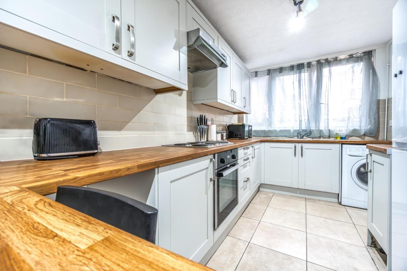 Cosy Guest House In Central Лондон Экстерьер фото